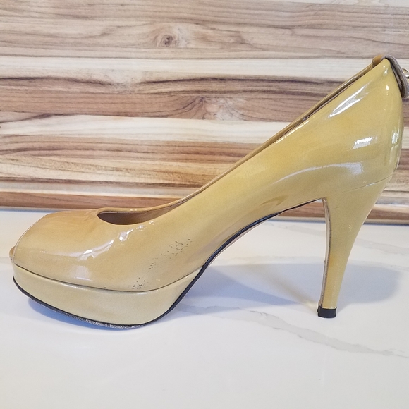 Stuart Weitzman Leather Peep Toe Heels  Size 5.5 - Picture 4 of 14